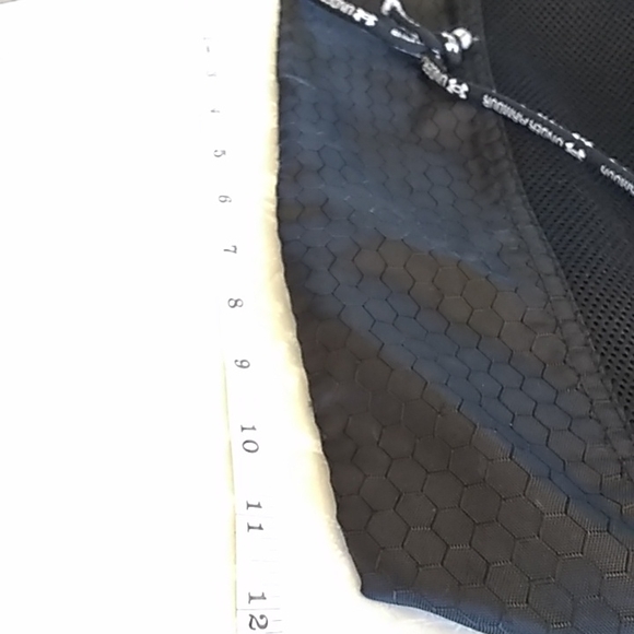 Under Armor net pull string gym bag. - Picture 9 of 9